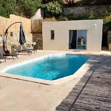 Piscina - Parking Et Piscine Prives *